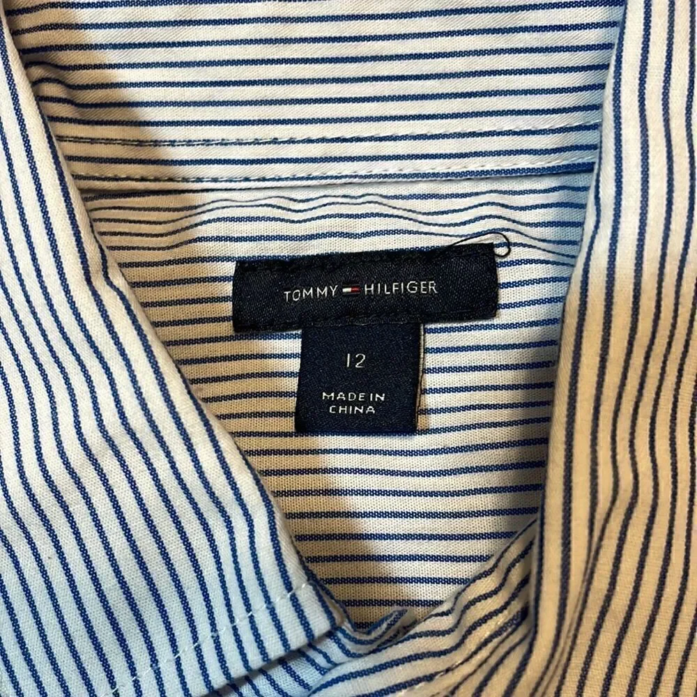 Tommy Hilfiger 👛 size ship